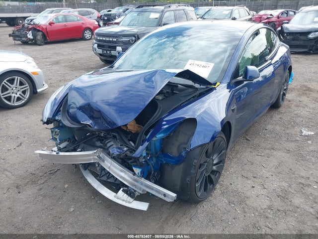 Tesla Model 3 Performance Dual Motor All-wheel Drive 2023 5YJ3E1EC8PF482686 Image 2