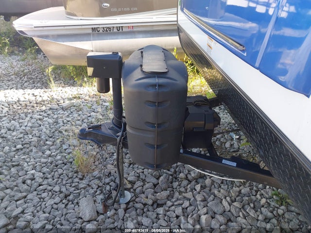 Riverside Travel Trailer 2018 59CCC1814JL006096 Image 10