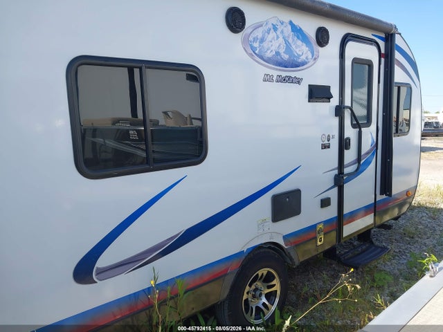 Riverside Travel Trailer 2018 59CCC1814JL006096 Image 13