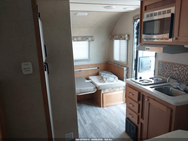 Riverside Travel Trailer 2018 59CCC1814JL006096 Image 8