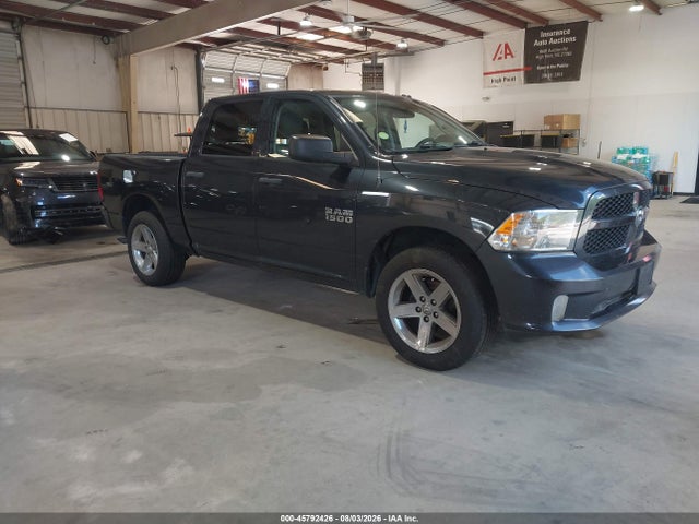 45792426 :رقم المزاد ، 3C6RR7KGXJG203515 vin ، 2018 Ram 1500 Express  4x4 5'7 Box مزاد بيع