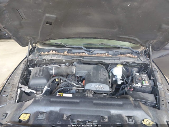 45792426 :رقم المزاد ، 3C6RR7KGXJG203515 vin ، 2018 Ram 1500 Express  4x4 5'7 Box مزاد بيع