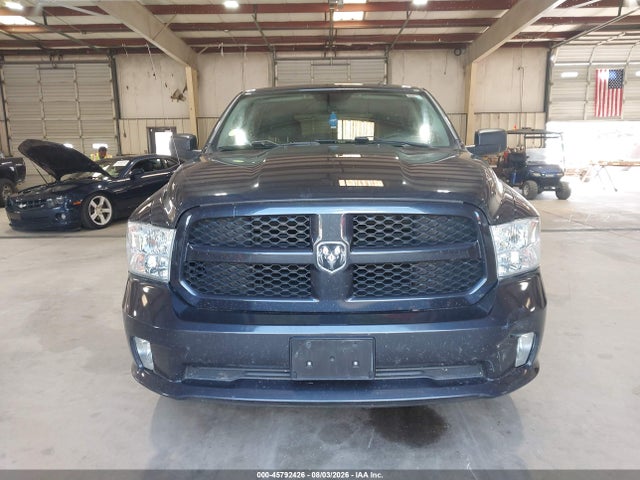 45792426 :رقم المزاد ، 3C6RR7KGXJG203515 vin ، 2018 Ram 1500 Express  4x4 5'7 Box مزاد بيع