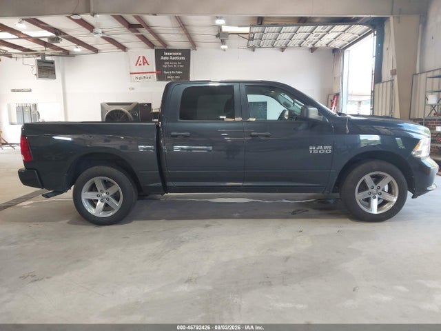 45792426 :رقم المزاد ، 3C6RR7KGXJG203515 vin ، 2018 Ram 1500 Express  4x4 5'7 Box مزاد بيع