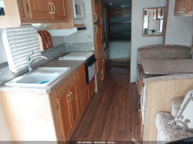 Продажа на аукционе авто 2002 Workhorse Custom Chassis Motorhome Chassis P3500, vin: 5B4LP57G423344544, номер лота: 45792502