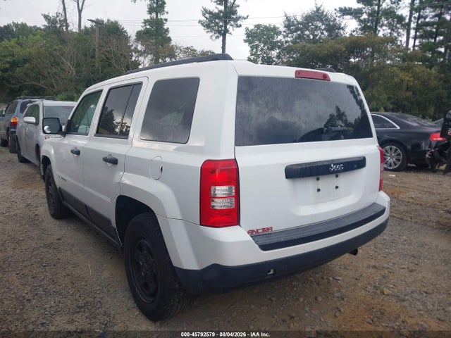 45792579 :رقم المزاد ، 1C4NJPBB9GD774390 vin ، 2016 Jeep Patriot Sport مزاد بيع