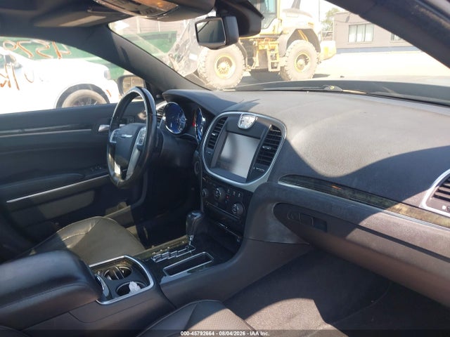 45792664 :رقم المزاد ، 2C3CA6CTXBH595185 vin ، 2011 Chrysler 300c مزاد بيع