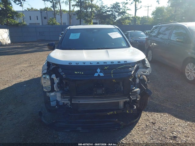 45792741 :رقم المزاد ، JA4J3UA81NZ076606 vin ، 2022 Mitsubishi Outlander Black Edition 2wd/se 2.5 2wd/se Launch Edition 2wd مزاد بيع
