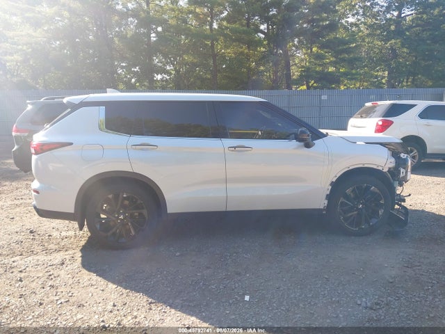 45792741 :رقم المزاد ، JA4J3UA81NZ076606 vin ، 2022 Mitsubishi Outlander Black Edition 2wd/se 2.5 2wd/se Launch Edition 2wd مزاد بيع