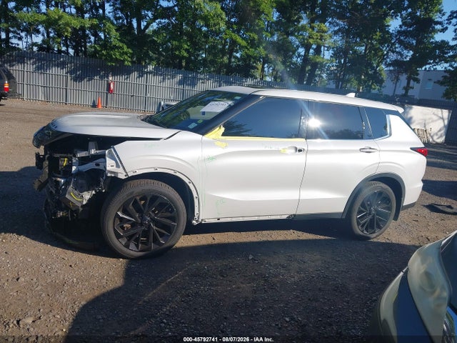 45792741 :رقم المزاد ، JA4J3UA81NZ076606 vin ، 2022 Mitsubishi Outlander Black Edition 2wd/se 2.5 2wd/se Launch Edition 2wd مزاد بيع