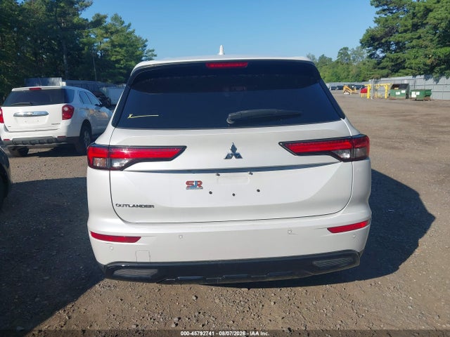 45792741 :رقم المزاد ، JA4J3UA81NZ076606 vin ، 2022 Mitsubishi Outlander Black Edition 2wd/se 2.5 2wd/se Launch Edition 2wd مزاد بيع