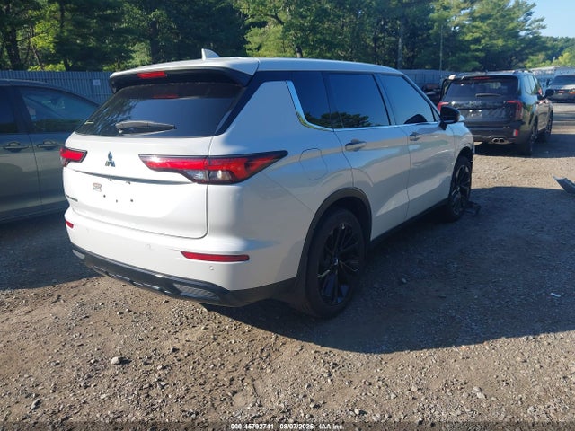 45792741 :رقم المزاد ، JA4J3UA81NZ076606 vin ، 2022 Mitsubishi Outlander Black Edition 2wd/se 2.5 2wd/se Launch Edition 2wd مزاد بيع