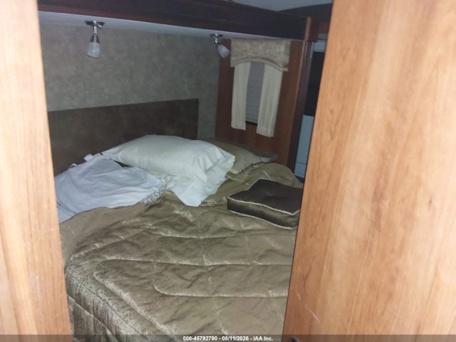Продаж на аукціоні авто 2015 Forest River Wildcat 344qb 5th Whl Travel Trailer, vin: 4X4FWCK25FV029203, номер лоту: 45792790