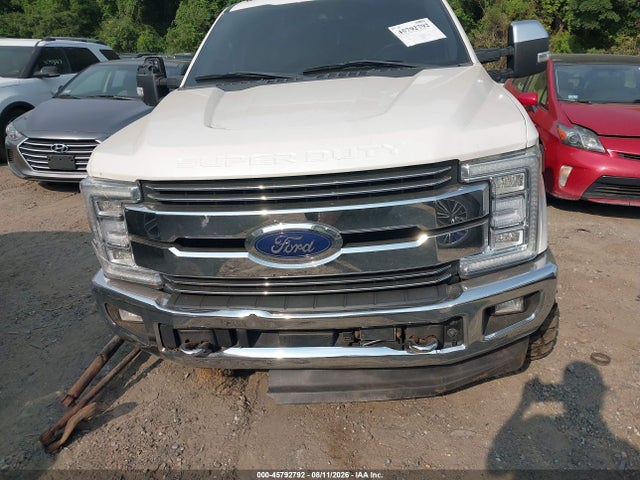 45792792 :رقم المزاد ، 1FT8W3BT2JEC34624 vin ، 2018 Ford F-350 Lariat مزاد بيع