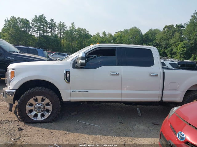 45792792 :رقم المزاد ، 1FT8W3BT2JEC34624 vin ، 2018 Ford F-350 Lariat مزاد بيع