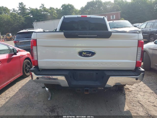 45792792 :رقم المزاد ، 1FT8W3BT2JEC34624 vin ، 2018 Ford F-350 Lariat مزاد بيع