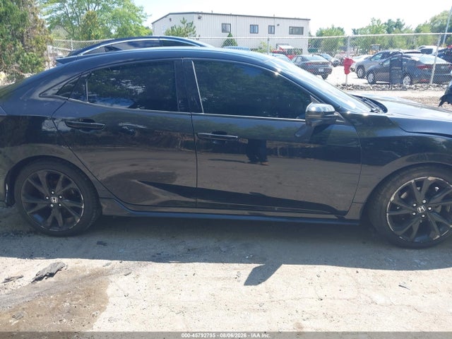 45792795 :رقم المزاد ، SHHFK7H9XHU418576 vin ، 2017 Honda Civic Sport Touring مزاد بيع