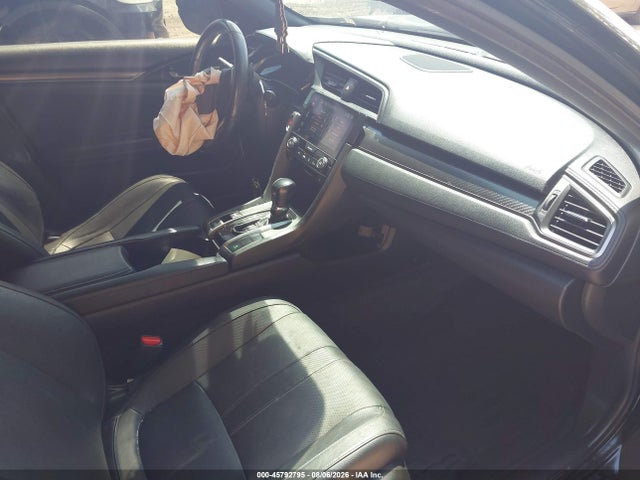 45792795 :رقم المزاد ، SHHFK7H9XHU418576 vin ، 2017 Honda Civic Sport Touring مزاد بيع