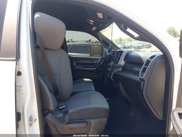 Продажа на аукционе авто 2024 Ram 2500 Big Horn  4x4 6'4 Box, vin: 3C6UR5DL3RG101008, номер лота: 45792859