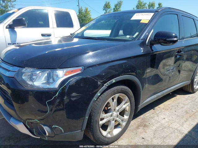 2015 Mitsubishi Outlander Se მანქანა იყიდება აუქციონზე, vin: JA4AD3A38FZ004055, აუქციონის ნომერი: 45792993