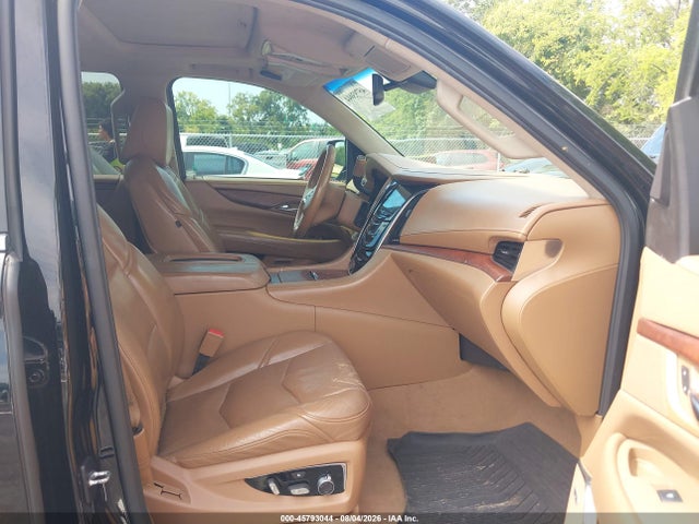 45793044 :رقم المزاد ، 1GYS4DKJ7GR131856 vin ، 2016 Cadillac Escalade Platinum مزاد بيع