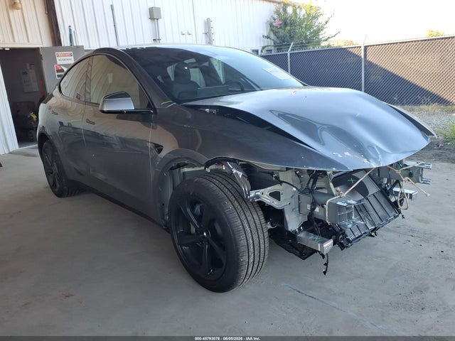 Tesla Model Y Premium Rear-wheel Drive/rear-wheel Drive 2026 7SAYGDED2TA693158 главное изображение