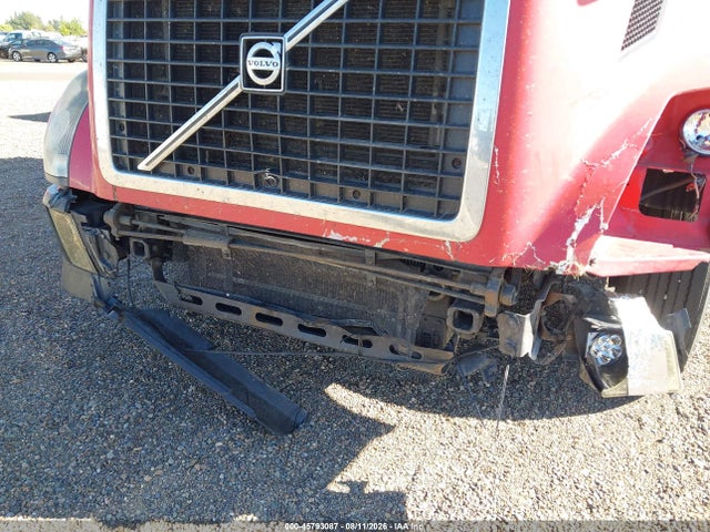 45793087 :رقم المزاد ، 4V4NC9Ej8FN185143 vin ، 2015 Volvo Vn مزاد بيع