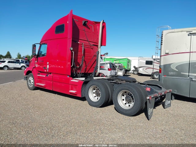 45793087 :رقم المزاد ، 4V4NC9Ej8FN185143 vin ، 2015 Volvo Vn مزاد بيع