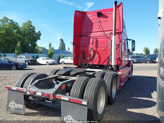 45793087 :رقم المزاد ، 4V4NC9Ej8FN185143 vin ، 2015 Volvo Vn مزاد بيع