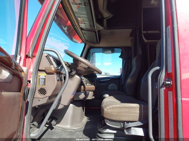 45793087 :رقم المزاد ، 4V4NC9Ej8FN185143 vin ، 2015 Volvo Vn مزاد بيع