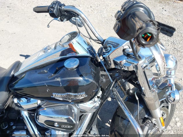 45793118 :رقم المزاد ، 1HD1FBC15HB659600 vin ، 2017 Harley-davidson Flhr Road King مزاد بيع