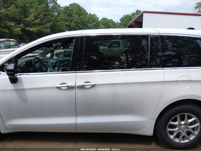 Продажа на аукционе авто 2027 Chrysler Pacifica, vin: 2C4RC1BG4VR576332, номер лота: 45793250