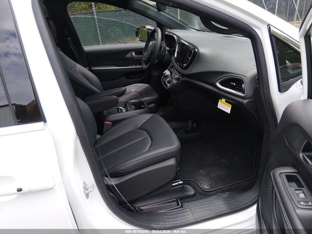 Продажа на аукционе авто 2027 Chrysler Pacifica, vin: 2C4RC1BG4VR576332, номер лота: 45793250
