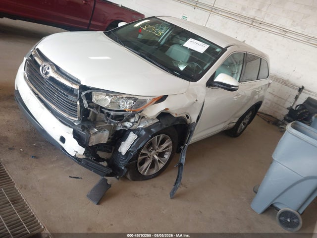 45793255 :رقم المزاد ، 5TDBKRFH9FS204368 vin ، 2015 Toyota Highlander Le Plus V6 مزاد بيع