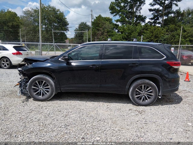 Продаж на аукціоні авто 2017 Toyota Highlander Xle, vin: 5TDJZRFH0HS458402, номер лоту: 45793266