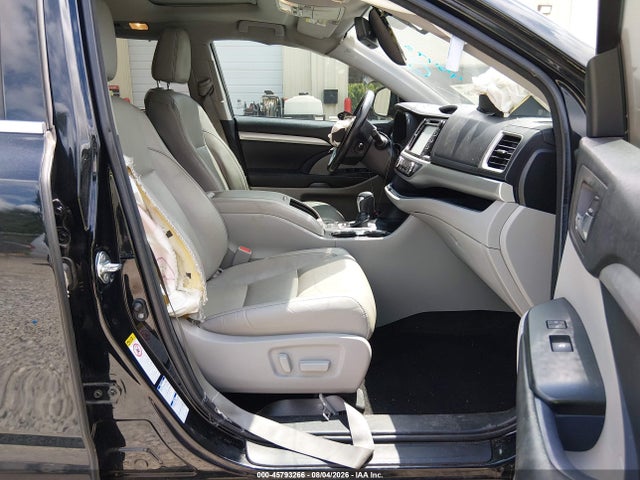 Продаж на аукціоні авто 2017 Toyota Highlander Xle, vin: 5TDJZRFH0HS458402, номер лоту: 45793266