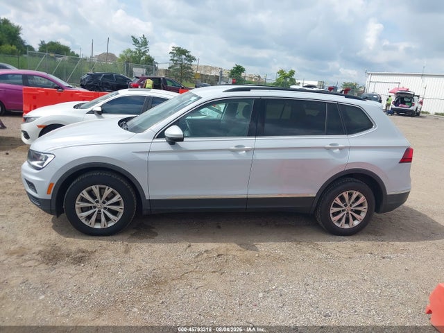 Auction sale of the 2018 Volkswagen Tiguan 2.0t Se/2.0t Sel, vin: 3VV3B7AX3JM180425, lot number: 45793318