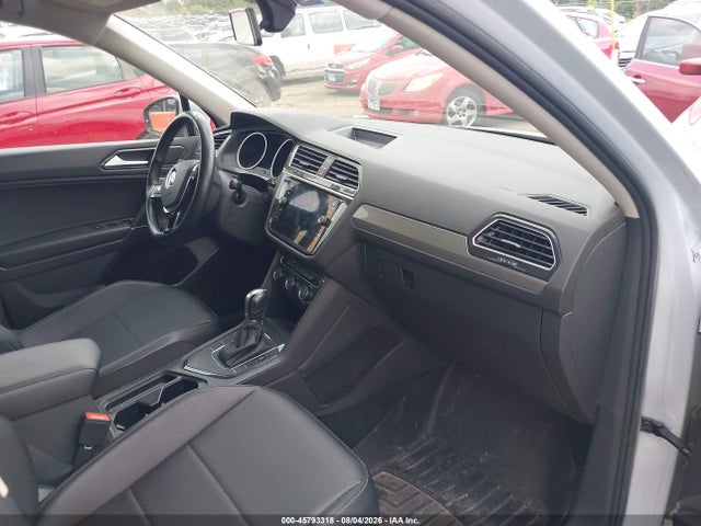 Auction sale of the 2018 Volkswagen Tiguan 2.0t Se/2.0t Sel, vin: 3VV3B7AX3JM180425, lot number: 45793318