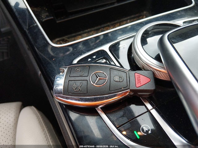 Продаж на аукціоні авто 2016 Mercedes-benz C 300 4matic, vin: 55SWF4KB1GU145427, номер лоту: 45793449