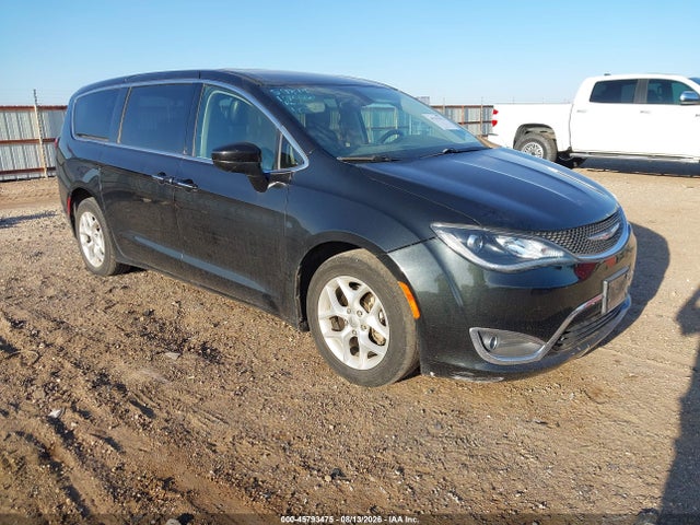 Продаж на аукціоні авто 2017 Chrysler Pacifica Touring Plus, vin: 2C4RC1BG7HR851082, номер лоту: 45793475