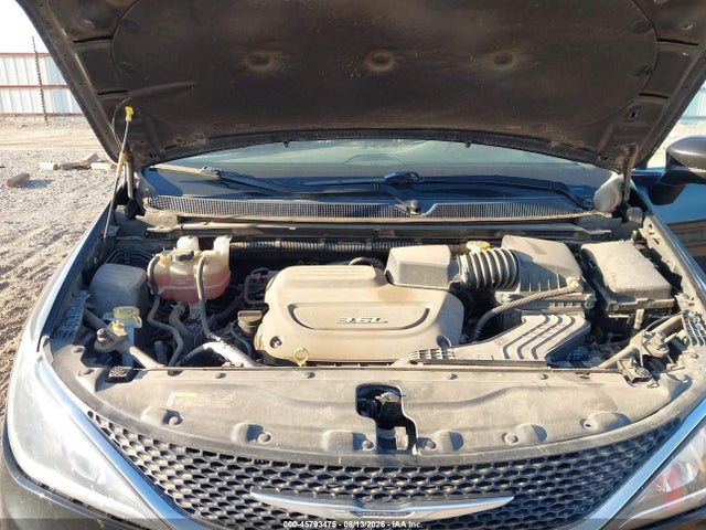 Продажа на аукционе авто 2017 Chrysler Pacifica Touring Plus, vin: 2C4RC1BG7HR851082, номер лота: 45793475