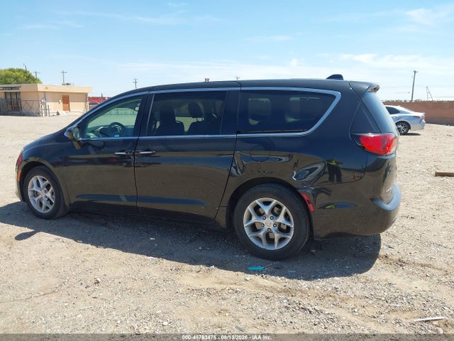 Продажа на аукционе авто 2017 Chrysler Pacifica Touring Plus, vin: 2C4RC1BG7HR851082, номер лота: 45793475