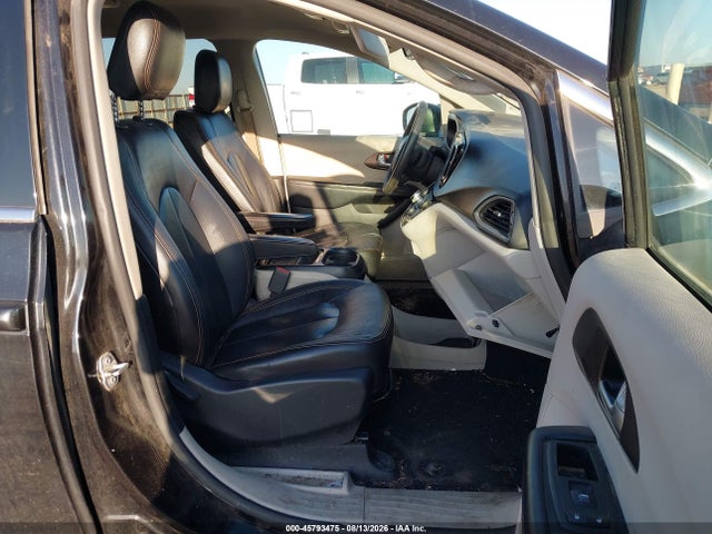 Продажа на аукционе авто 2017 Chrysler Pacifica Touring Plus, vin: 2C4RC1BG7HR851082, номер лота: 45793475