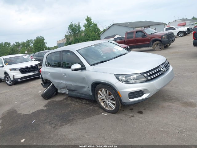 2012 Volkswagen Tiguan S მანქანა იყიდება აუქციონზე, vin: WVGBV7AX5CW563735, აუქციონის ნომერი: 45793691