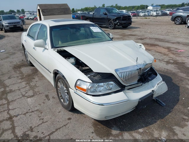 Продажа на аукционе авто 2006 Lincoln Town Car Signature Limited, vin: 1LNHM82V76Y631364, номер лота: 45793729