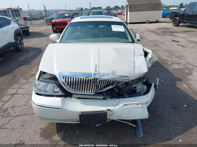 Продажа на аукционе авто 2006 Lincoln Town Car Signature Limited, vin: 1LNHM82V76Y631364, номер лота: 45793729
