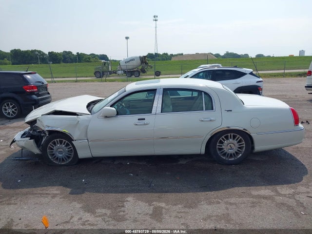 Продажа на аукционе авто 2006 Lincoln Town Car Signature Limited, vin: 1LNHM82V76Y631364, номер лота: 45793729