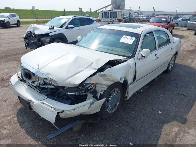 Продажа на аукционе авто 2006 Lincoln Town Car Signature Limited, vin: 1LNHM82V76Y631364, номер лота: 45793729