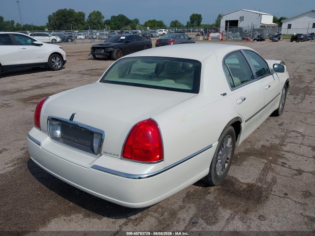 Продажа на аукционе авто 2006 Lincoln Town Car Signature Limited, vin: 1LNHM82V76Y631364, номер лота: 45793729