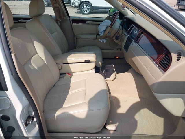 Продажа на аукционе авто 2006 Lincoln Town Car Signature Limited, vin: 1LNHM82V76Y631364, номер лота: 45793729